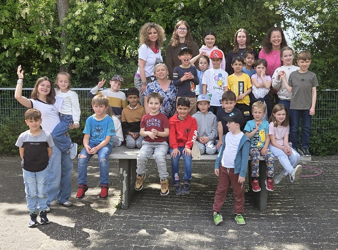 Große Wirkung im Kleinen: Wertebotschafterinnen begeistern Giraffengruppe