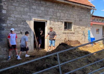 Auf Entdeckungstour auf ELA‘S HOF – die 6. Klassen erleben Landwirtschaft hautnah