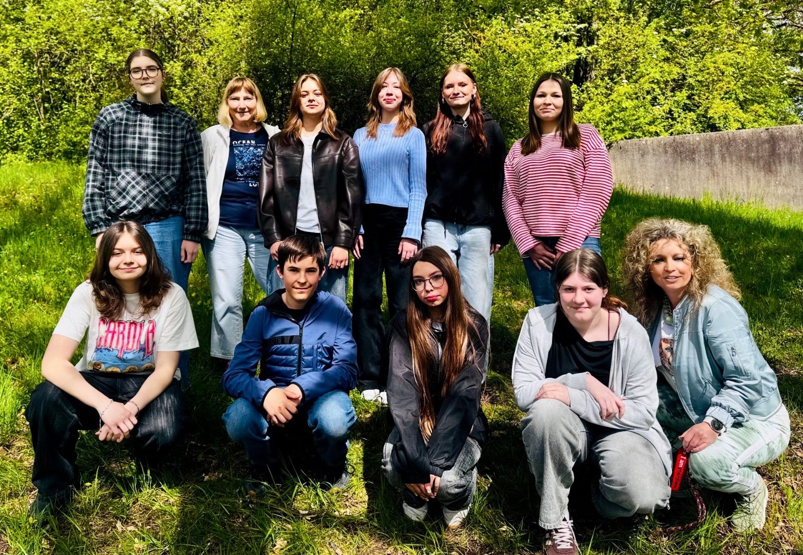 Courage - Gruppenbild mit allen Mitgliedern (1) Schule mit Courage - Gruppenbild mit allen Mitgliedern