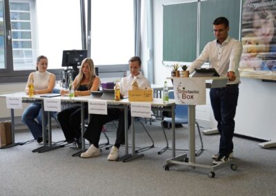 Growtastic Box: Erfolgreiches Geschäftsjahr mit großer Spende abgeschlossen